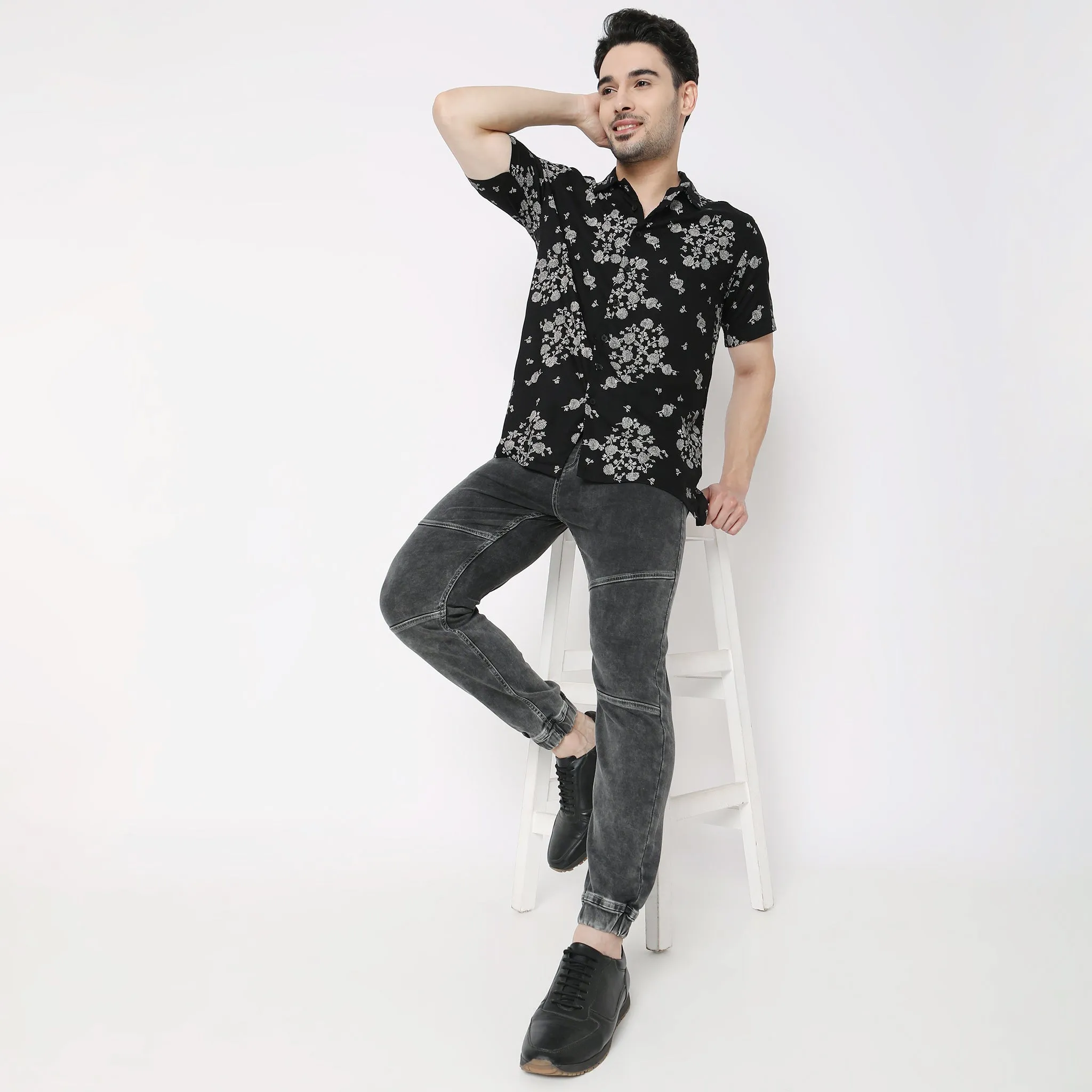 Regular Fit Low Rise Jeans