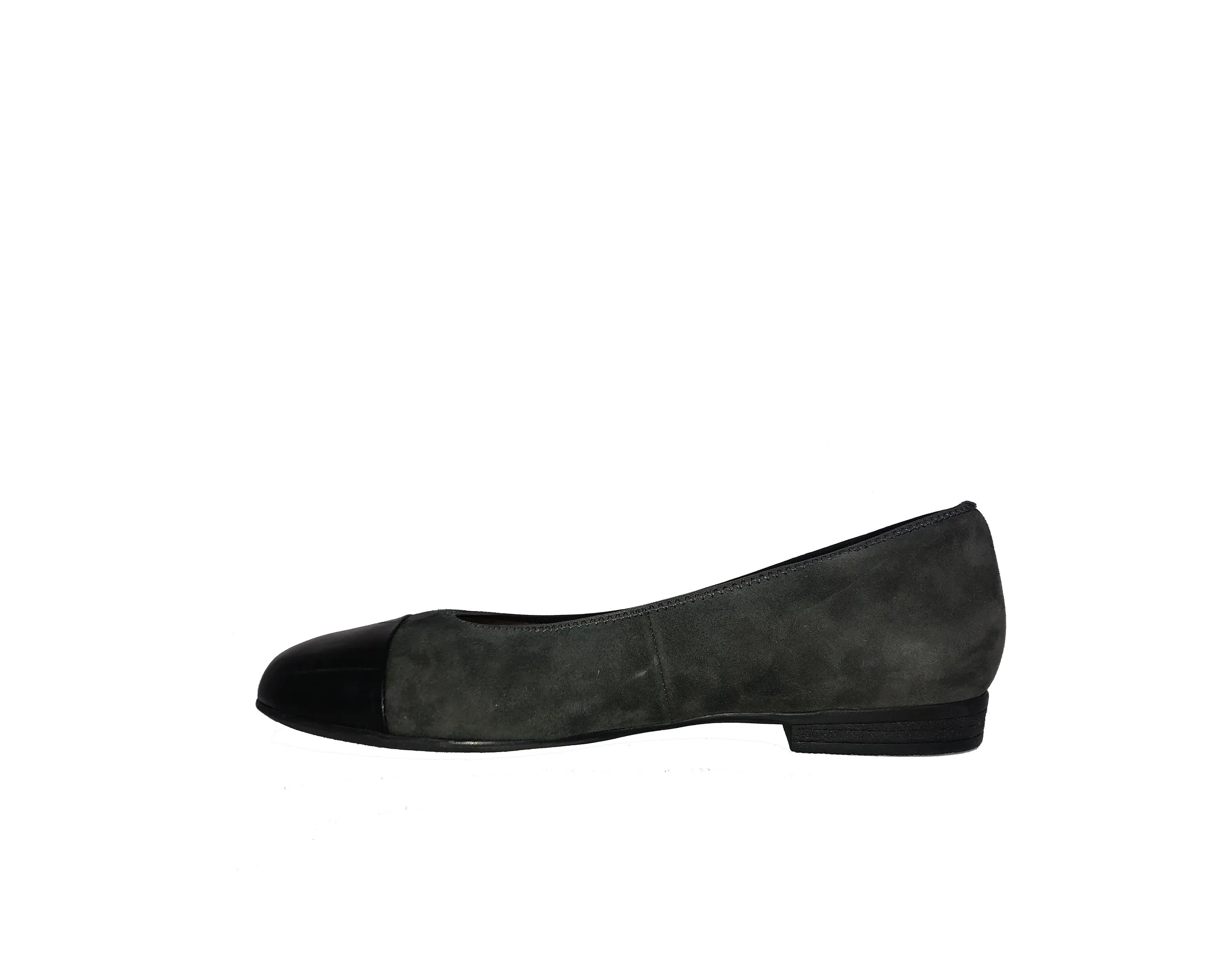Women`s Sally Classic Cap-Toe Slip On